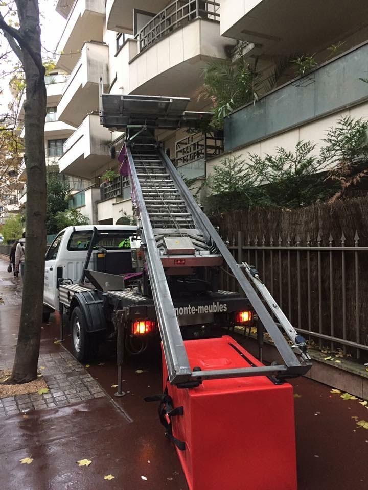 Location monte charge Toulouse 1